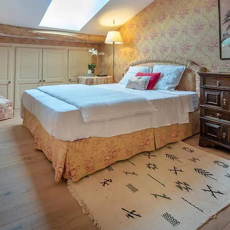 Bed & Breakfast Les Du Midi 4*