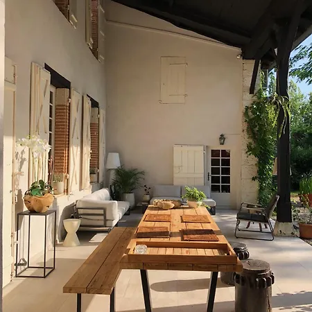 Les Du Midi Bed & Breakfast 4*