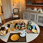Les Du Midi Bed and Breakfast