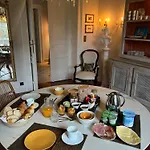 Les Du Midi Bed and Breakfast 4*
